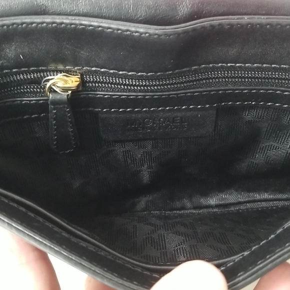 MICHAEL KORS CHELSEY LGE CLUTCH IN BLACK AND WHITE - Picture 7 of 8